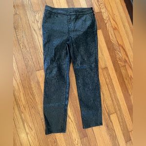 Chicos Snake Print Jeans SZ 1R ( 8) Waist 32.5 Inseam 28 CottonPolySpandex NWOT